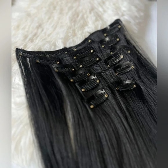 24 in straight Black hair extensions  1B   Clip ins  hair extensions for… - Picture 10 of 13